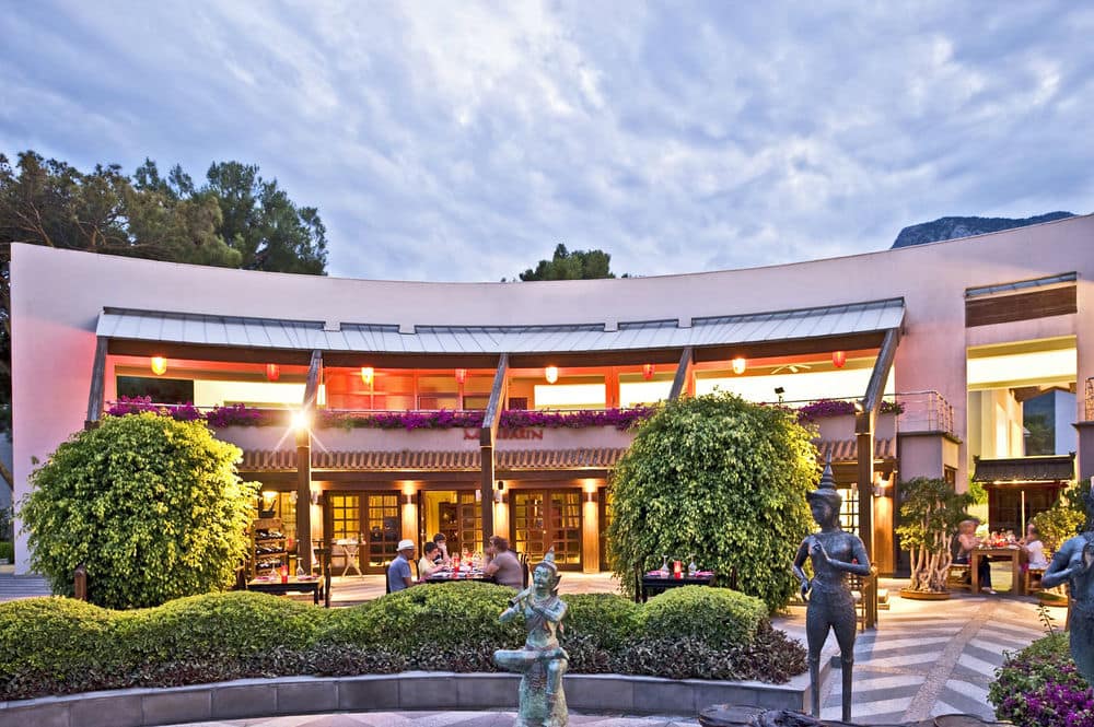 Фасад отеля