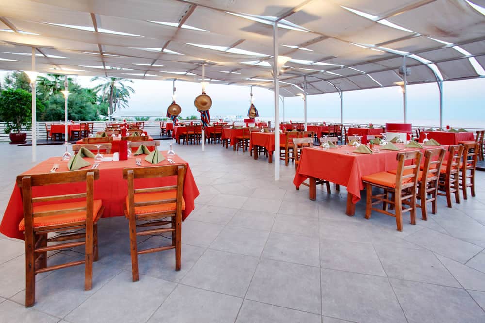 Обед на террасе