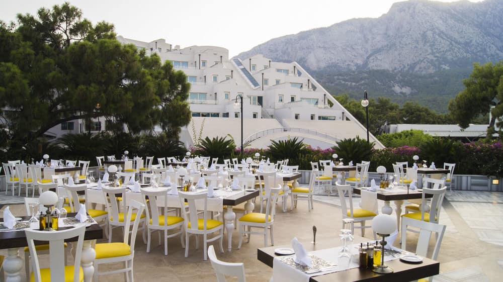 Обед на террасе