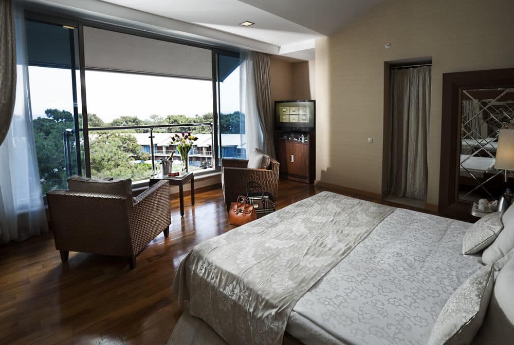 Honeymoon Suite with Private Jacuzzi - Номер