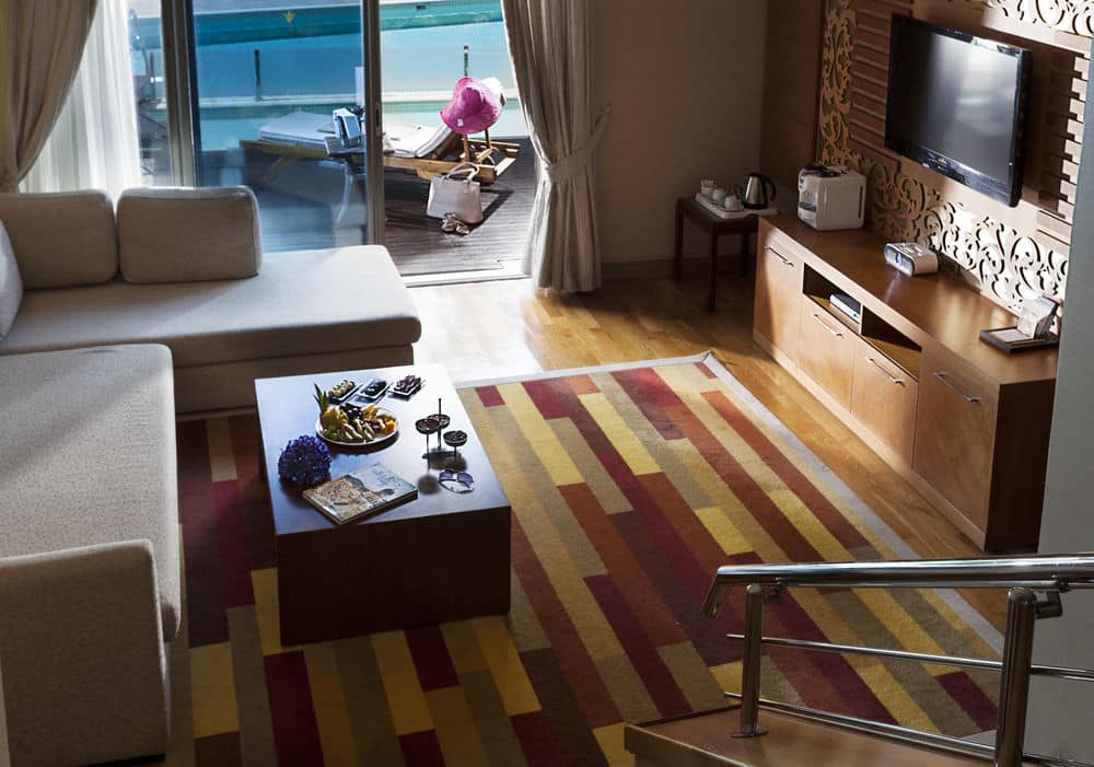 Deluxe Villa With Private Jacuzzi - Гостиная