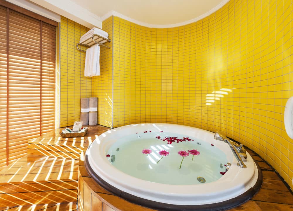 Honeymoon Suite with Private Jacuzzi - Ванная комната