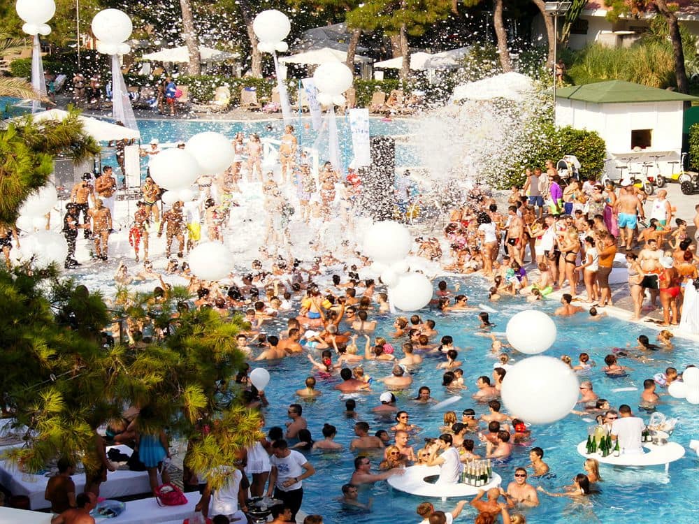 Открытый бассейн