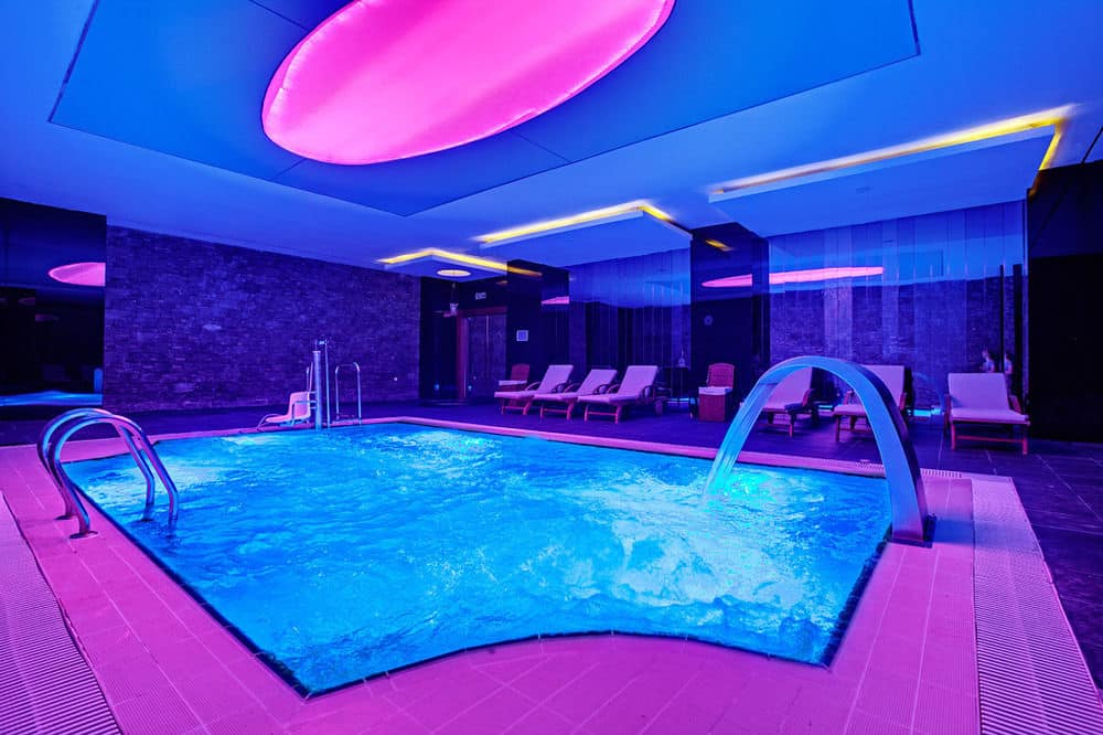 Закрытый бассейн