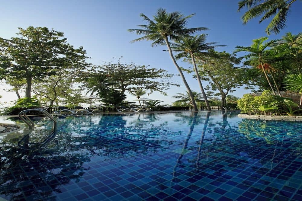 Открытый бассейн