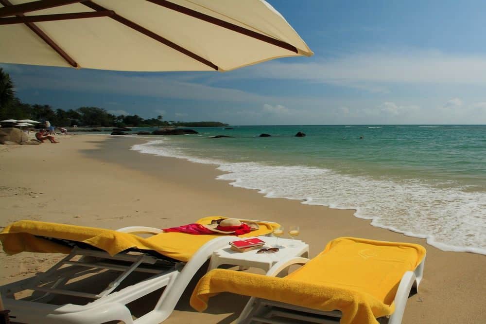 Вид на пляж/ океан