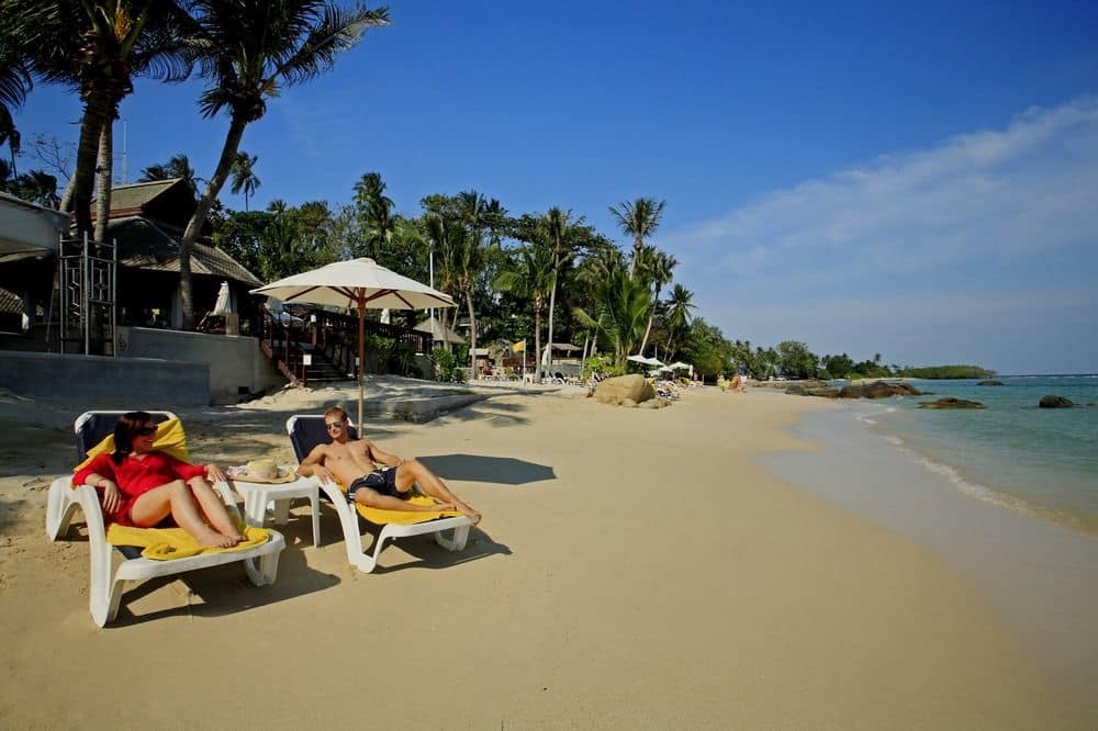 Вид на пляж/ океан