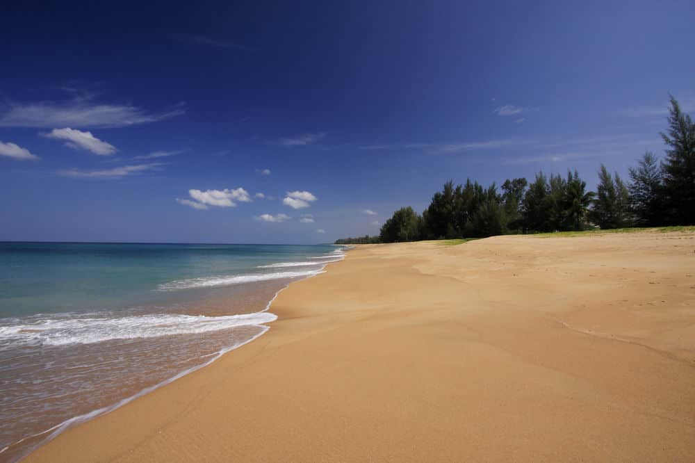 Вид на пляж/ океан