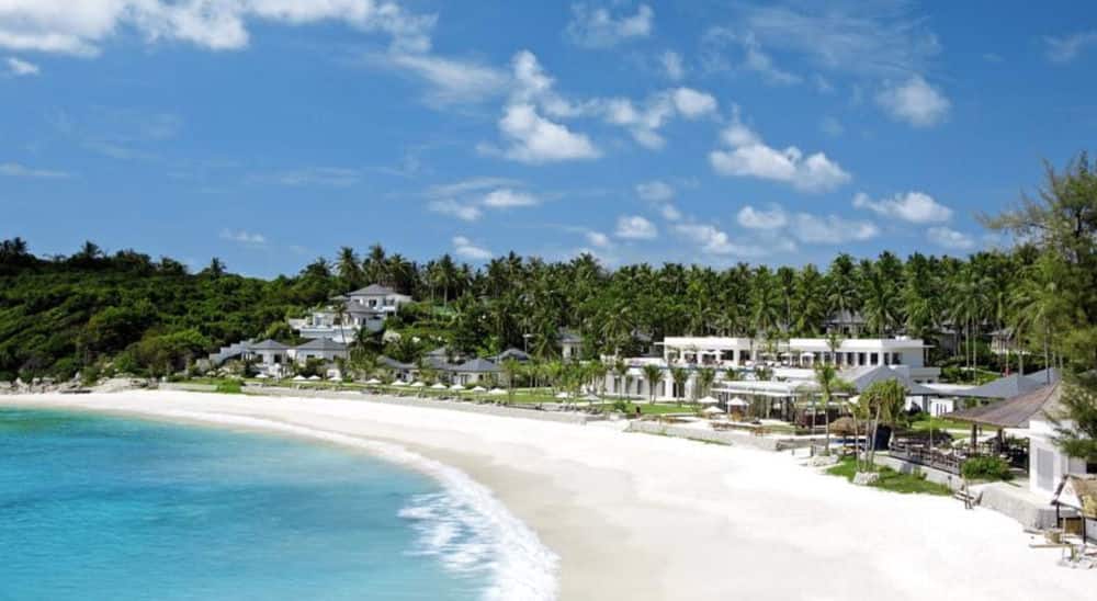 Вид на пляж/ океан