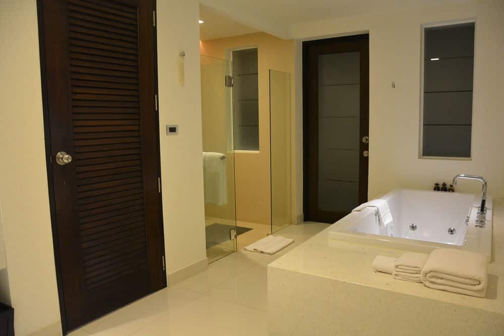 2 Bedroom Grand Pool Suite - Compulsory Roundtrip Boat Transfer pay at hotel - Ванная комната