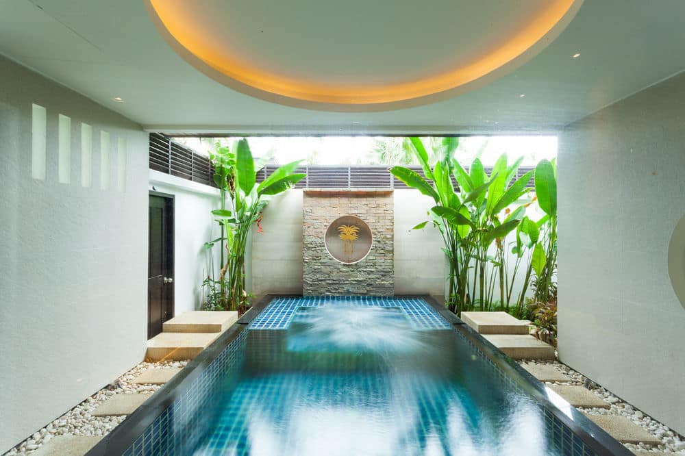 Закрытый бассейн