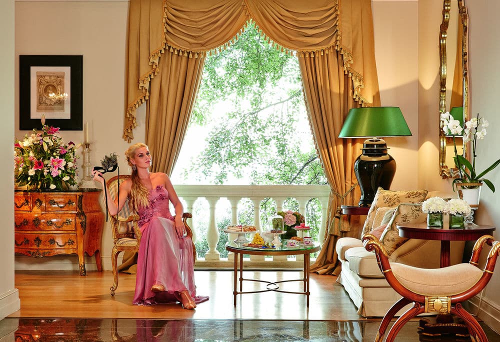 Гостиная в вестибюле