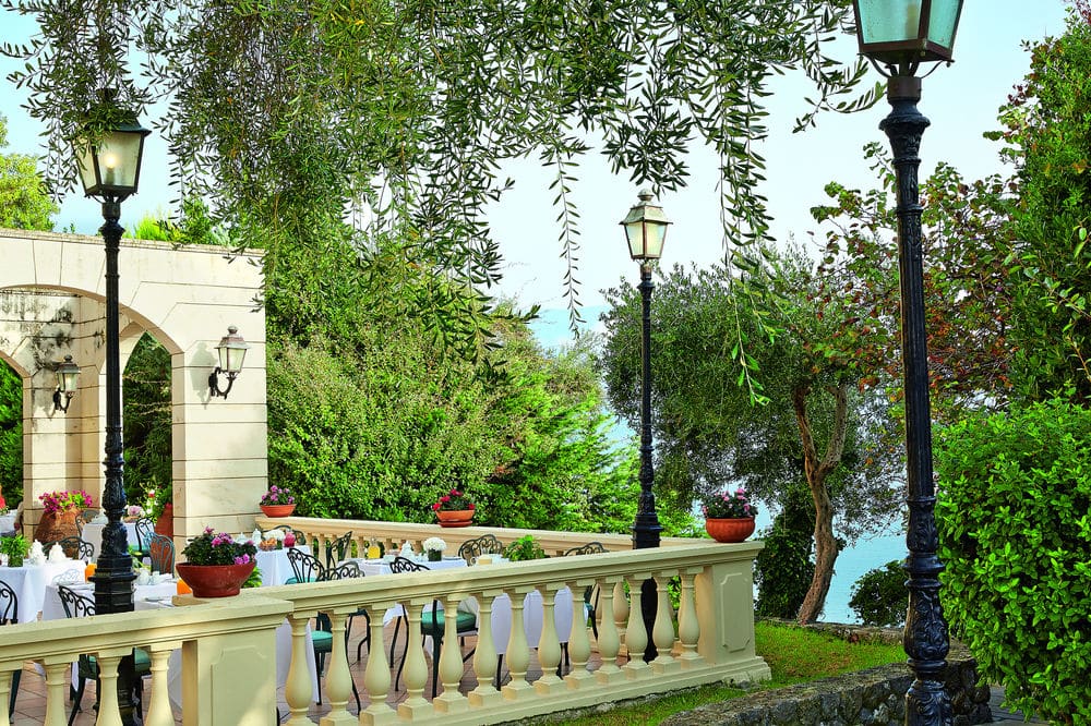 Обед на террасе