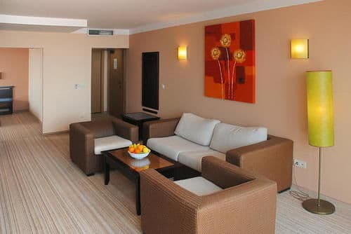 Зона гостиной