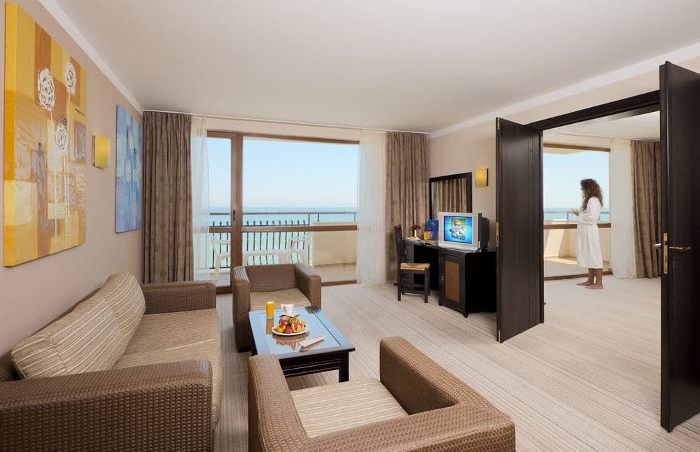 Люкс, 1 спальня, балкон - Гостиная