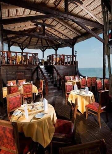 Обед на террасе