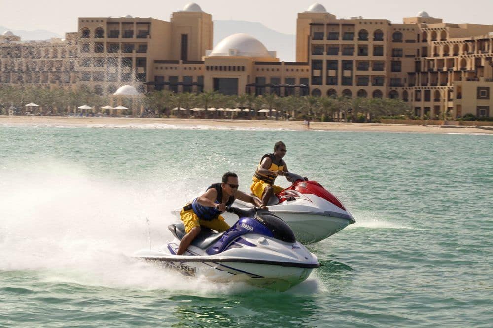 Катание на лодке