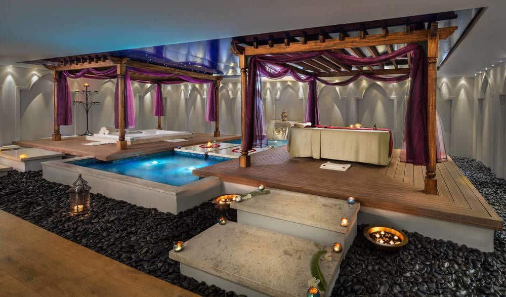 Закрытый бассейн