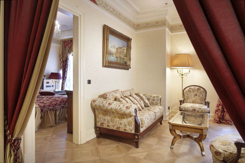 Улучшенный люкс - Номер