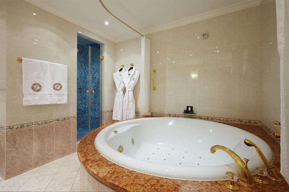 Студия Люкс - Гидромассажная ванна