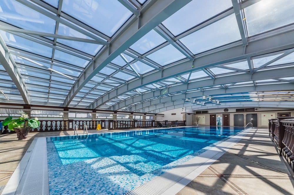 Закрытый бассейн