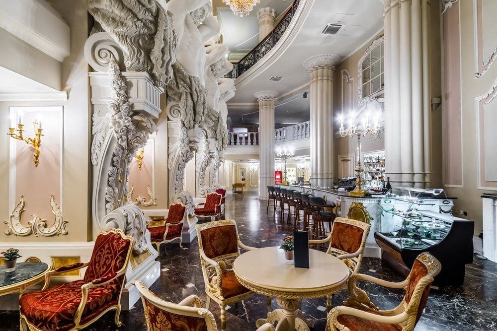 Бар в отеле