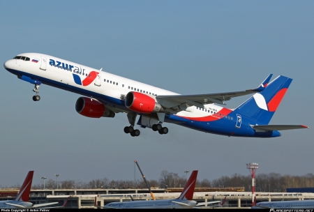 Росавиация скорректировала чартерные программы.